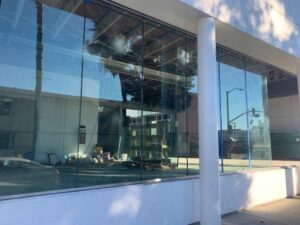 Read more about the article Using Glass Walls for Best Effect in an Office