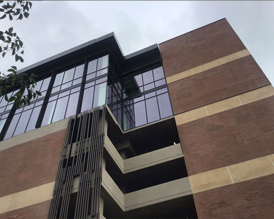 Read more about the article Questions to Ask a Commercial Glass Contractor During the Bidding Process