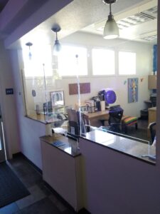 Read more about the article The Many Uses of Glass in Your Los Angeles Business