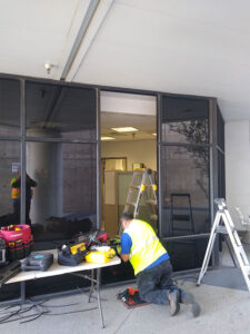 Read more about the article Factors for Determining How Dark to Tint Storefront Windows in Orange County