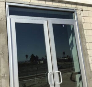 Read more about the article Benefits of Tinted Glass for Commercial Spaces in Los Angeles